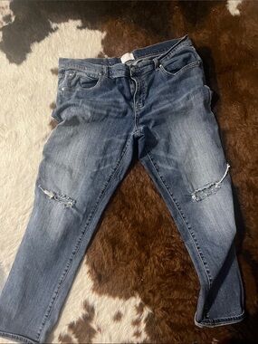 Distressed Blue Denim Jeans - Knee Rips boyfriend cut by Carlson